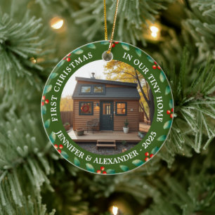 Ornamento De Cerâmica Primeiro Natal em foto da casa de Tiny Home