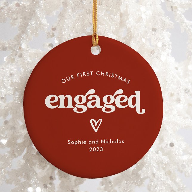 Ornamento De Cerâmica Primeiro Natal Envolvido | Vermelho e Branco com C (A colorful, festive red and white holiday ornament keepsake for their first Christmas engaged)