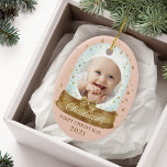 Ornamento De Cerâmica Primeiro Natal Pink Bebê Foto e Nome Globo de Neve<br><div class="desc">Globo de neve de ouro mágico e estrelas mágicas douradas ornamento de primeira foto de Natal do bebê. O primeiro ornamento de manutenção de fotos do globo de neve de Natal cor-de-rosa e dourada pode ser personalizado com o nome do bebê, o ano, e uma foto na frente e uma...</div>
