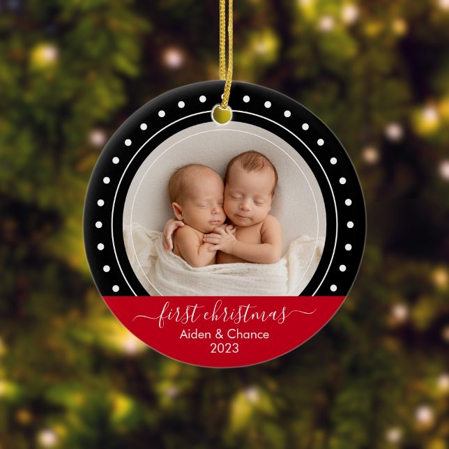 Ornamento De Cerâmica Primeiro Natal Pontos Pretos e Vermelhos (Personalized Christmas Ornament)