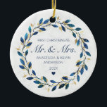 Ornamento De Cerâmica Primeiro Natal, Sr. e Sra.<br><div class="desc">Primeiro Natal,  Sr. e Sra. Cerâmica Ornament. Itens correspondentes disponíveis.</div>