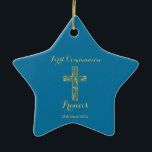 Ornamento De Cerâmica Primeiros meninos com cruz de ouro azul da comuna<br><div class="desc">Ornamento estrela de nome cruzado de ouro de primeira comunhão moderno com fundo azul. Personalize com seu nome e data.</div>