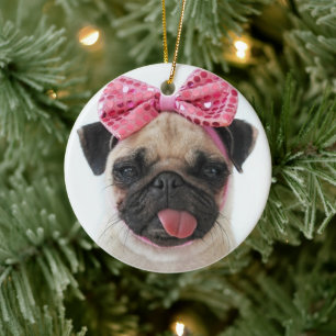 Ornamento De Cerâmica Pug com Arco rosa