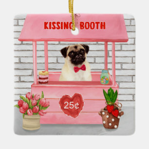 Ornamento De Cerâmica Pug Dia de os namorados Cachorro Beijando Booth