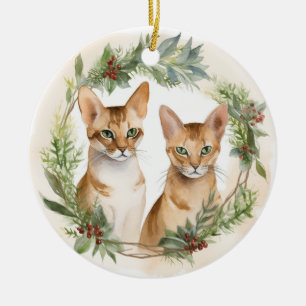 Ornamento De Cerâmica Purrfeição de Natal: Gato Abissínio Festivo com