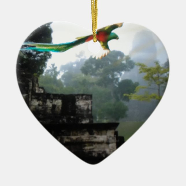 Ornamento De Cerâmica Quetzel em Tikal (Frente)