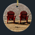 Ornamento De Cerâmica Red Adirondack Beach Chairs Rustic<br><div class="desc">O Sr. e a Sra. Casamento Adirondack...  presidem ao ornamento da árvore de Natal. Um presente no estilo da casa rusticada para os recém-casados. Burgundy castanho,  moderno,  chic,  moda,  único. Imagem copyright Marg Seregelyi Fotografia.</div>
