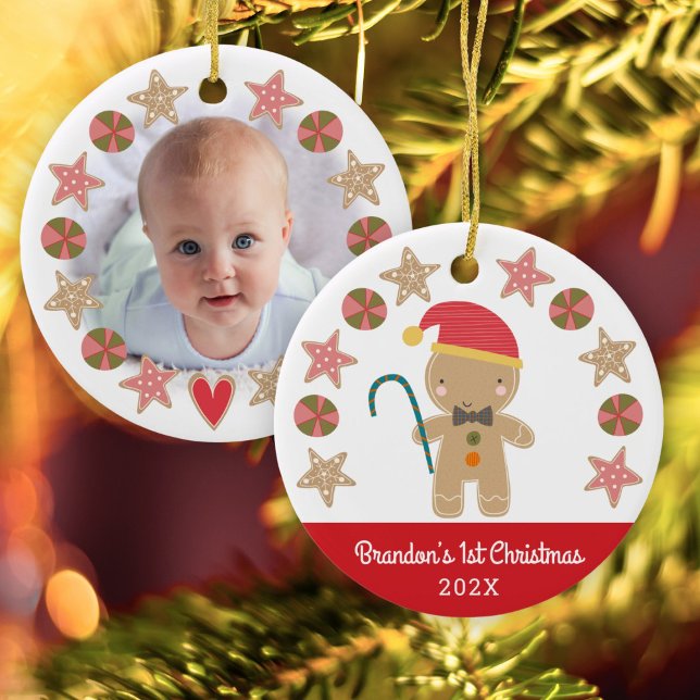 Ornamento De Cerâmica Red First Christmas Baby Photo Gingerbird Boy (Criador carregado)