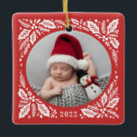 Ornamento De Cerâmica Red Holly 2 Foto com Natal de Ano<br><div class="desc">Ornamento de fotos personalizado com folhagem de inverno desenhada manualmente.</div>