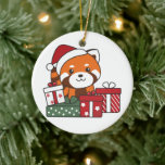 Ornamento De Cerâmica Red Panda Christmas Gift Winter Red Pandas Cerâmic<br><div class="desc">Feliz Natal. O panda vermelho para o Natal como uma saudação de Natal. Animais engraçados com presentes para as férias. Uma doce saudação de Natal. Os pandas vermelhos são animais bonitos e perfeitos para o Natal.</div>
