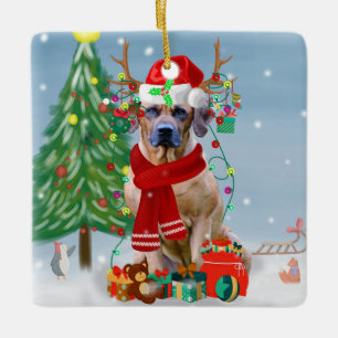 Ornamento De Cerâmica Ridgeback Dog em Presente de Natal na Neve