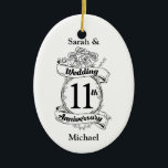 Ornamento De Cerâmica Rosa romântica 11 11.º aniversário de casamento<br><div class="desc">Uma design para te ajudar a marcar o décimo primeiro aniversário de casamento. Uma ilustração a preto e branco de banners que leem o aniversário de 11 casamento cercado de rosas. Uma design romântica para casais que celebram esta data marcante em seu casamento.</div>