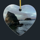 Ornamento De Cerâmica Ruby Beach no Parque Nacional da Olimpiadas<br><div class="desc">A costa robusta e as pilhas de mar na maré baixa do Oceano Pacífico na praia de Ruby,  em Olimpiadas Parque Nacional,  Washington visitam o compro para mais estilos - http://www.zazzle.com/tjk_creative/ ©Timothy J. Kleszczewski</div>