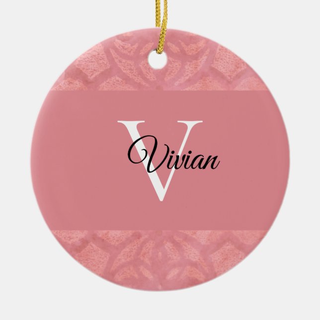 Ornamento De Cerâmica Ruddy Pink Batik Name Monogrammed (Frente)