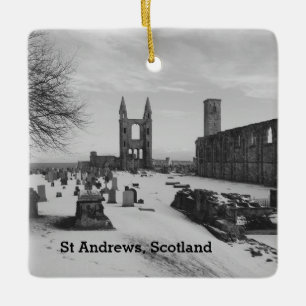 Ornamento De Cerâmica Ruínas da catedral de St Andrews Scotland na neve
