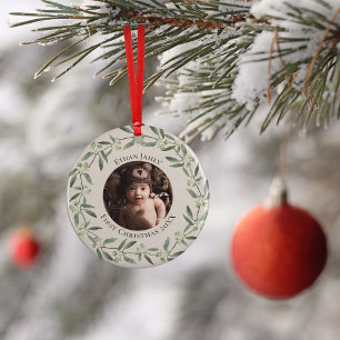 Ornamento De Cerâmica Rustic Wreath Baby's First Christmas Photo Holiday