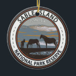 Ornamento De Cerâmica Sable Island National Park Reserve Canada Crachá<br><div class="desc">Design de arte vetorial do Parque Nacional de Sable Island. O Parque é um sanbar de barreira remoto,  lar de cavalos selvagens,  uma grande colônia de focas de cinza,  além de vários destroços no mar.</div>
