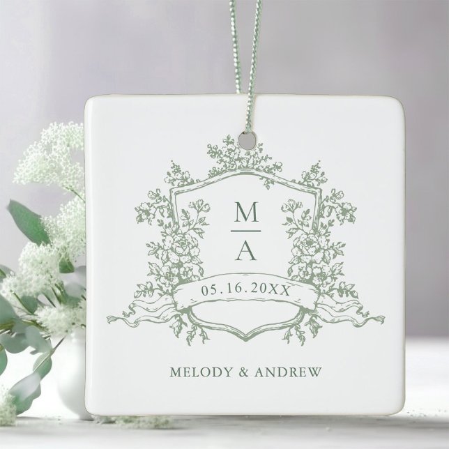 Ornamento De Cerâmica Sage Green Classic Floral Crest Wedding Photo (Criador carregado)