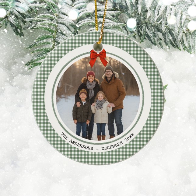 Ornamento De Cerâmica Sage Green Gingham Plaid Circle Photo Christmas (Green gingham plaid Christmas holiday photo ornament)