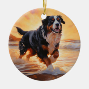 Ornamento De Cerâmica Sandy Paws Bernese Mountain Dog em Beach Sunset