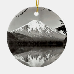 Ornamento De Cerâmica Santo Helens da montanha e lago spirit
