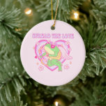 Ornamento De Cerâmica Sapo Cute Cupid - Espalhe o Amor<br><div class="desc">Elevem o vosso decoro de férias com este Ornamento de Sapos Cupido de Kawaii, um encantador aditamento para espalhar positividade e amor. Adorado com um belo sapo cupido cercado por flores e corações pastéis, este ornamento é um símbolo caprichoso de afeto. Segure-o com alegria e abraça o charme de kawaii...</div>