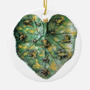 ORNAMENTO DE CERÂMICA SAPOS PEQUENOS EM UMA FOLHA VERDE
