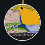 Ornamento De Cerâmica Scotts Bluff National Monument Nebraska Vintage<br><div class="desc">Scotts Bluff vetor trabalho de arte design. O sítio protege os restos de trilhos terrestres,  pradarias de ervas mistas,  terras áridas robustas,  jazidas de torres e zonas ribeirinhas ao longo do rio da Plataforma do Norte.</div>