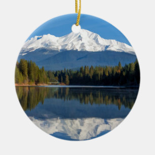 ORNAMENTO DE CERÂMICA SHASTA DA MONTAGEM REFLETIDO