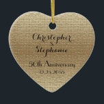 Ornamento De Cerâmica Simples Ouro do Coração 50º Aniversário, Nomes,<br><div class="desc">Este simples, elegante e minimalista Enfeites de natal de aniversário de casamento personalizado com Ouro, é um presente único e barato. Fácil de personalizar nome, data, número de anos, basta alterar ou excluir texto de exemplo. Perfeito para qualquer aniversário de casamento. Impresso na frente e atrás. Todos os Direitos Reservados...</div>
