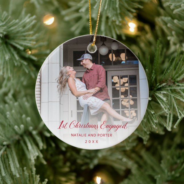 Ornamento De Cerâmica Simples Script Vermelho Moderno Primeiro Natal Env (Árvore)