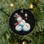 Ornamento De Cerâmica Snowman Com Vinho De Natal Engraçado Presente De N<br><div class="desc">Snowman Com Vinho De Natal Engraçado Presente De Natal</div>