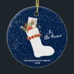 Ornamento De Cerâmica Snowy Vintage Stocking | Foto da família natalina<br><div class="desc">Este Natal será um pouco mais brilhante com estas natais vintages estocadas sobre um fundo azul de meia-noite nevado e a sua foto favorita no fundo. Um presente ideal e guardar lembranças duradouras. Consulte a nossa coleção de Natal da Boêmia Vintage acima para ver os itens de férias correspondentes.</div>