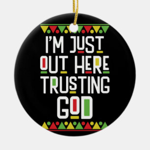 Ornamento De Cerâmica Só estou aqui confiando em Deus camisa estilo 90s