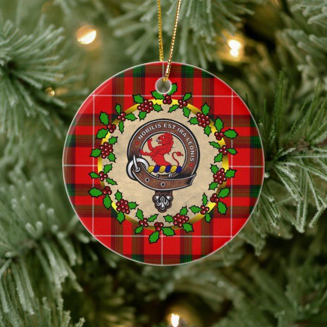 Ornamento De Cerâmica Stuart Clan Crachá e Tartan Natal Personalizado (Árvore)