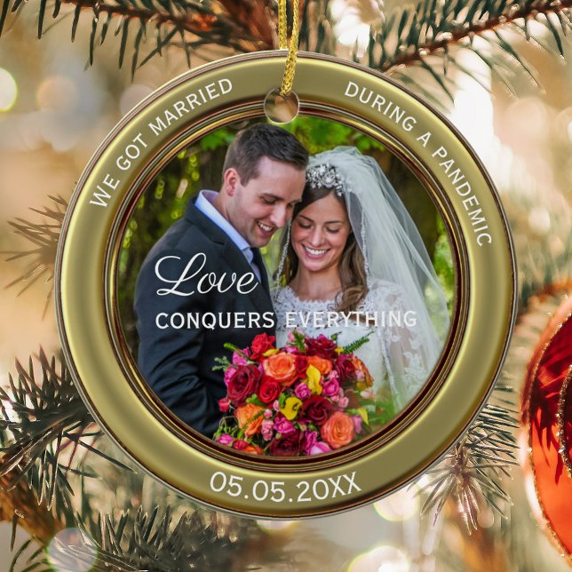 Ornamento De Cerâmica Sua Foto Primeiro Natal Junto (Christmas ornament featuring your own custom photo framed by a stylish vintage green gold design)
