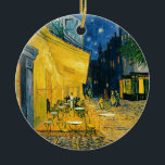 Ornamento De Cerâmica Terraço do café de Vincent van Gogh |, Lugar du<br><div class="desc">Terraço do café,  Lugar du Fórum,  Arles,  1888 (óleo em canvas) Gogh,  terraço do café 1853-90) BBC192281 da camionete de Vincent (,  Lugar du Fórum,  Arles,  1888 (óleo em canvas),  Gogh,  camionete de Vincent (1853-90)/Muller de Rijksmuseum,  Otterlo,  Países Baixos/biblioteca da arte de Bridgeman</div>