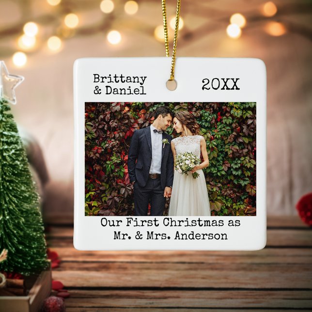 Ornamento De Cerâmica Texto da Máquina de Escrever Primeiro Natal como S (Customize to change text size or text style.)