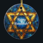 Ornamento De Cerâmica Texto personalizado Happy Hanukkah ✡️, Estrela de<br><div class="desc">Este encantador ornamento cerâmico Chanucá, chamado "Starry Night Hanukkah Charm", é uma adição encantadora a qualquer decoração de férias. Ele apresenta uma estrela radiante de David em uma tonalidade brilhante de ouro contra um fundo azul profundo, lembrando um céu noturno estrelado. A elegante escrita branca no centro lê "Happy Hanukkah!"...</div>
