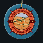 Ornamento De Cerâmica Theodore Roosevelt National Park Compass<br><div class="desc">Theodore Roosevelt vetor trabalho de arte design. O parque é um parque nacional americano que compreende três áreas de terras áridas geograficamente separadas na parte ocidental da Dakota do Norte.</div>