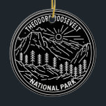 Ornamento De Cerâmica Theodore Roosevelt Parque Nacional Monoline<br><div class="desc">Theodore Roosevelt vetor trabalho de arte design. O parque é um parque nacional americano que compreende três áreas de terras áridas geograficamente separadas na parte ocidental da Dakota do Norte.</div>