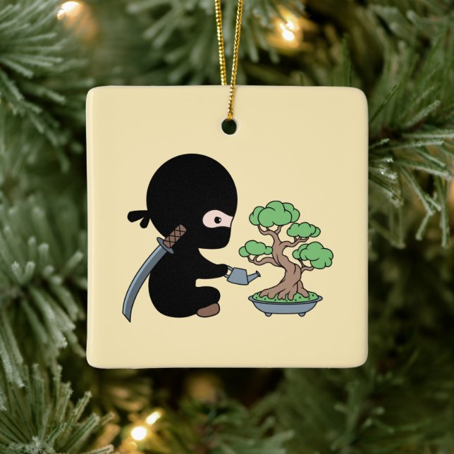 Ornamento De Cerâmica Tiny Ninja cuidando da árvore Bonsai em amarelo (Árvore)