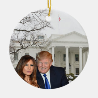 Ornamento De Cerâmica Um Natal Trump: Donald e Melania