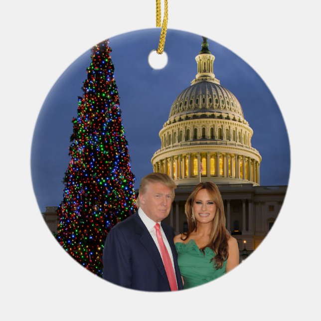 Ornamento De Cerâmica Um Natal Trump: Donald e Melania (Frente)