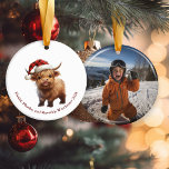 Ornamento De Cerâmica Vaca Highland Reprodutora Personalizada<br><div class="desc">Este ano, encantem seu "rebanho" com nosso adorável ornamento cerâmico de Vaca Highland Playful. O boi alegre, que parece pronto para um dia de trenó e chocolate quente, incorpora o espírito relaxado e aventureiro da época! A foto da sua família no verso será uma lembrança apreciada enquanto decora a sua...</div>
