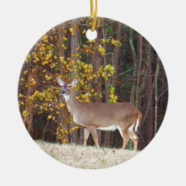 Ornamento De Cerâmica Veado em frente à árvore de outono amarela (Frente)