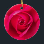 Ornamento De Cerâmica Vermelho Romântico Rosa Rosa v2<br><div class="desc">Rosa rosa e vermelha romântica.</div>