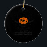 Ornamento De Cerâmica Vintage 1962 60th Birthday Gift Men Women<br><div class="desc">Vintage 1962, 60º Aniversário Gift Men Women Original Design Gift. Presente perfeito para seu pai, mãe, pai, homens, mulheres, amigos e familiares no Dia de Ação de Graças, Dia de Natal, Dia de as mães, Dia de os pais, 4 de julho de 1776 Dia Independente, Dia dos Veteranos, Dia do...</div>