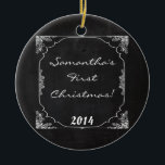 Ornamento De Cerâmica Vintage Chalkboard Chal Personalised Name Ornament<br><div class="desc">Personalize seu pedido personalizado com seu nome e o ano! presente de Natal perfeito para qualquer membro da família ou amigo!</div>