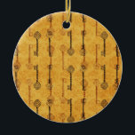 Ornamento De Cerâmica Vintage Collage Chaves Anticas Sepia Grungy Design<br><div class="desc">Colagem Vintage Antique Keys Sepia Grungy Design Este design único é composto por ilustrações de teclas antigas em cores vintage em uma damasco esmaecida de sepia esmaecida em fundo de burlap. Uma ótima ideia de presente para o homem na sua vida. Projetado por Designs de Lark</div>